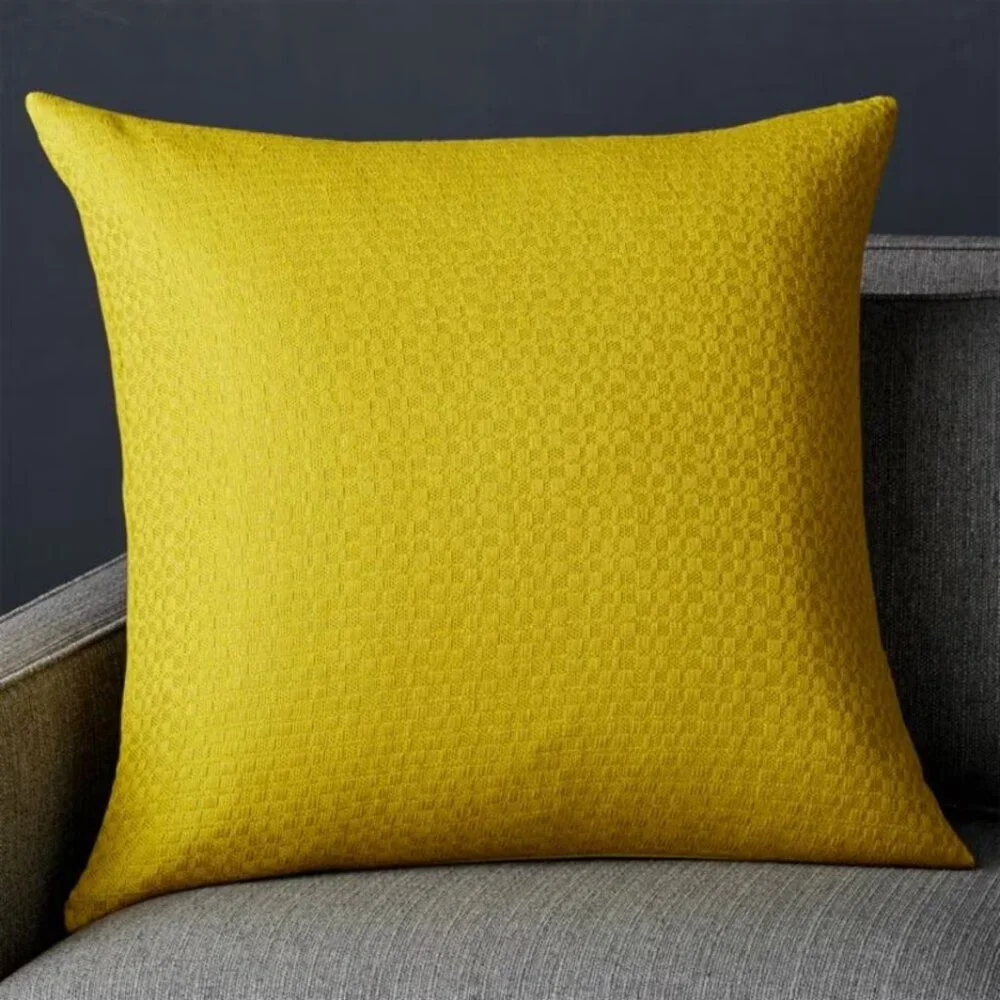 CRATE & BARREL 23
